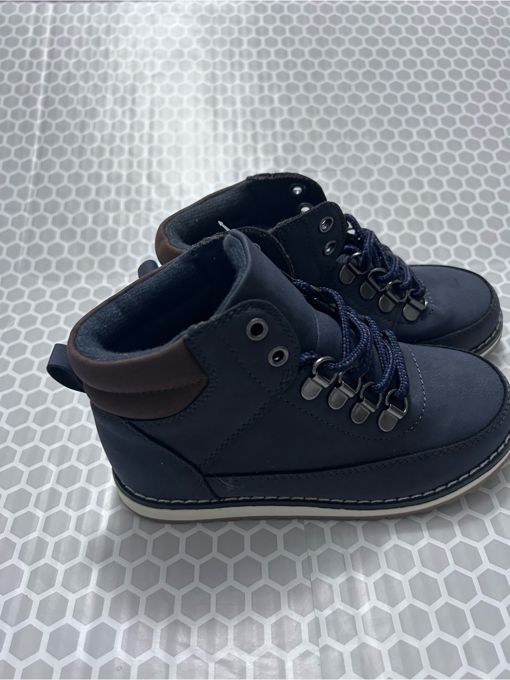 The Children’s Place Navy Youth Lace-Up Ankle Boots Brown Collar. NWT Boys 12 - Picture 2 of 7